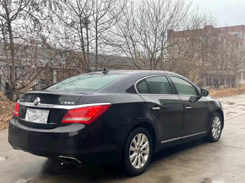 枣庄15年别克君越8