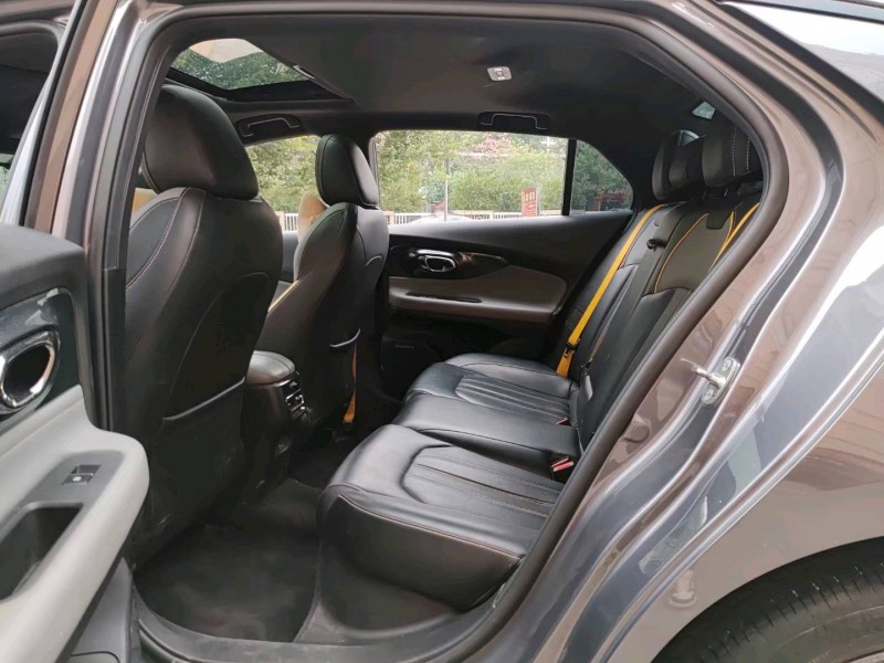 佛山21年传祺影豹8