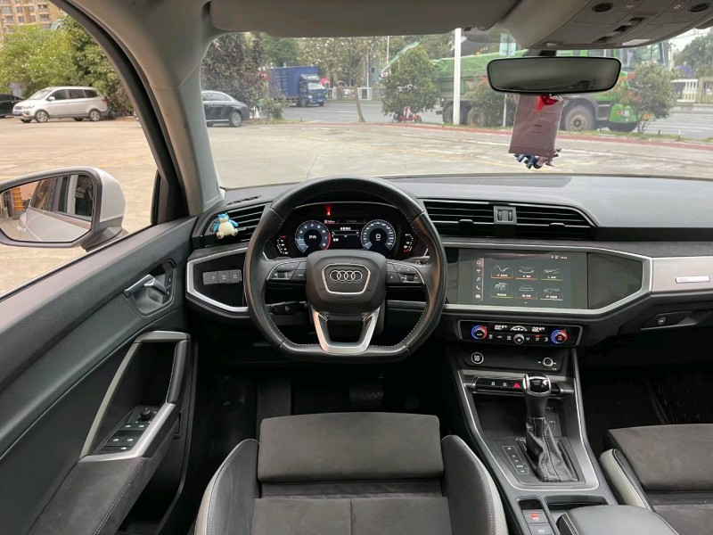 佛山21年奥迪Q38