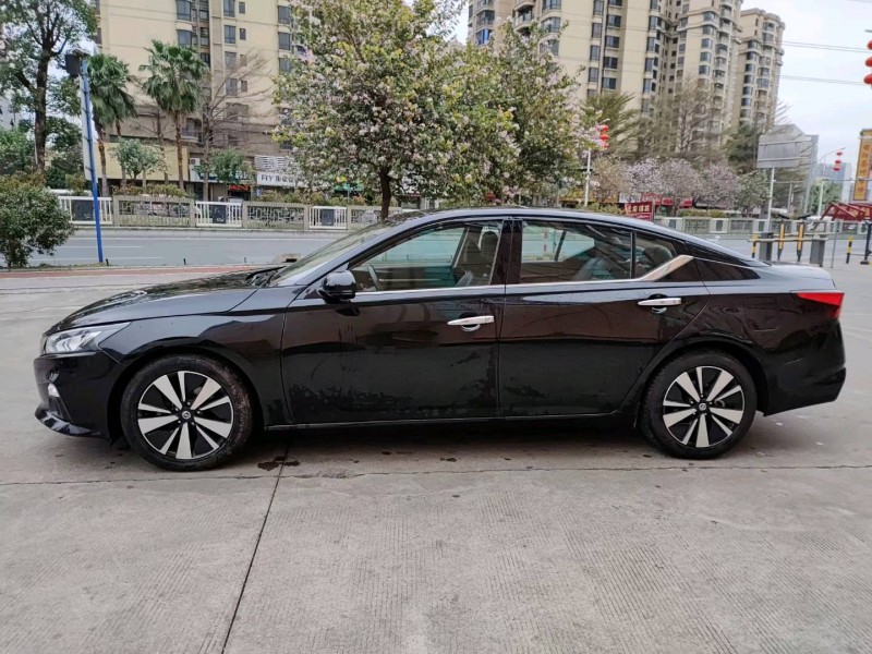 佛山21年日产天籁3