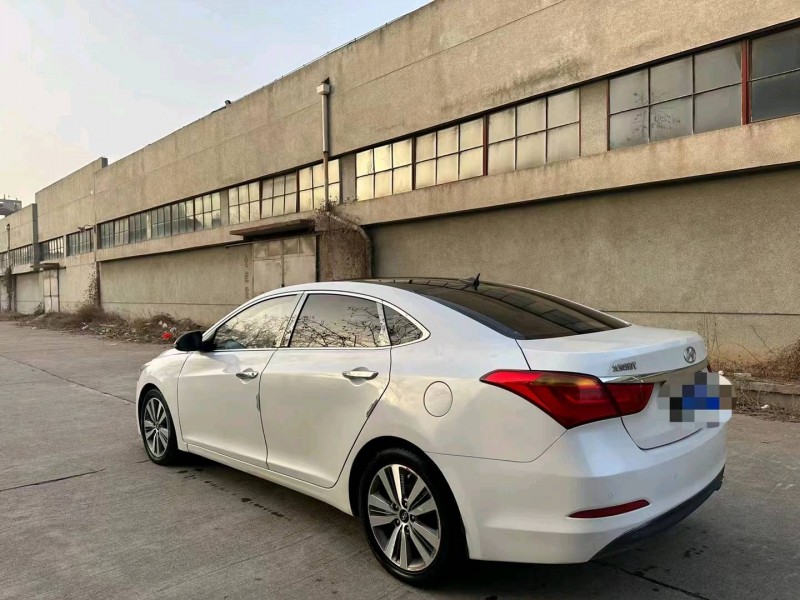 济南16年现代名图7