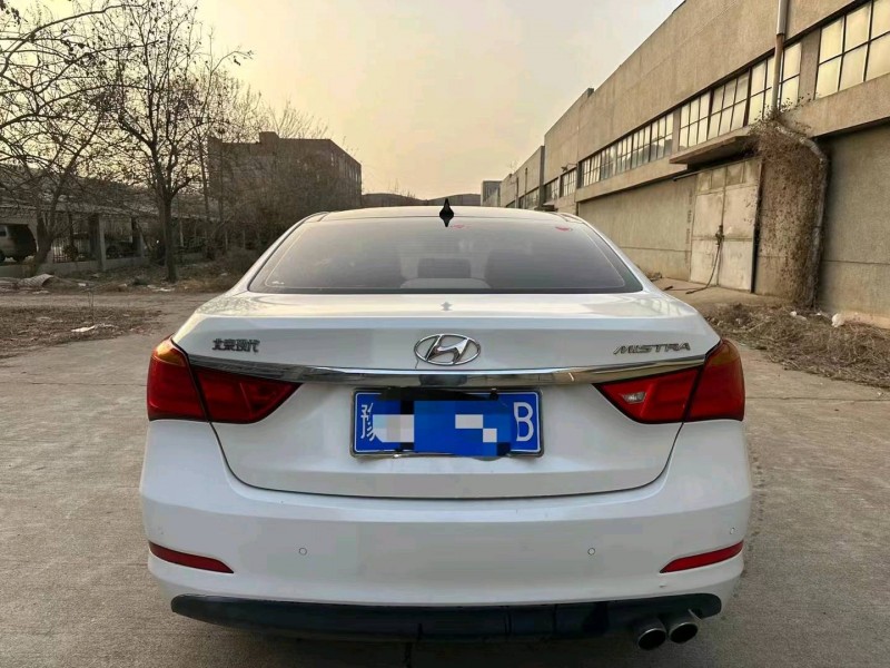 济南16年现代名图8