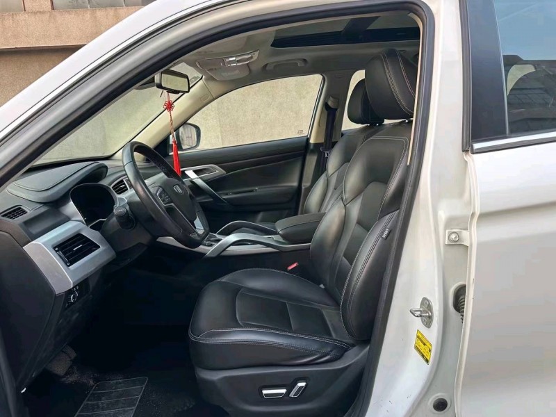 济南17年吉利博越6