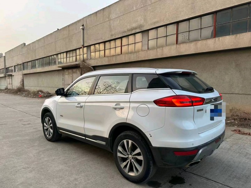 济南17年吉利博越7