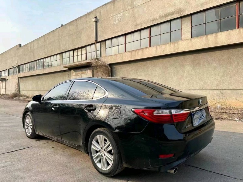 济南13年雷克萨斯ES7