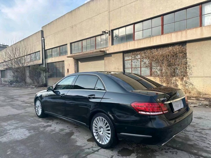 济南14年奔驰E8