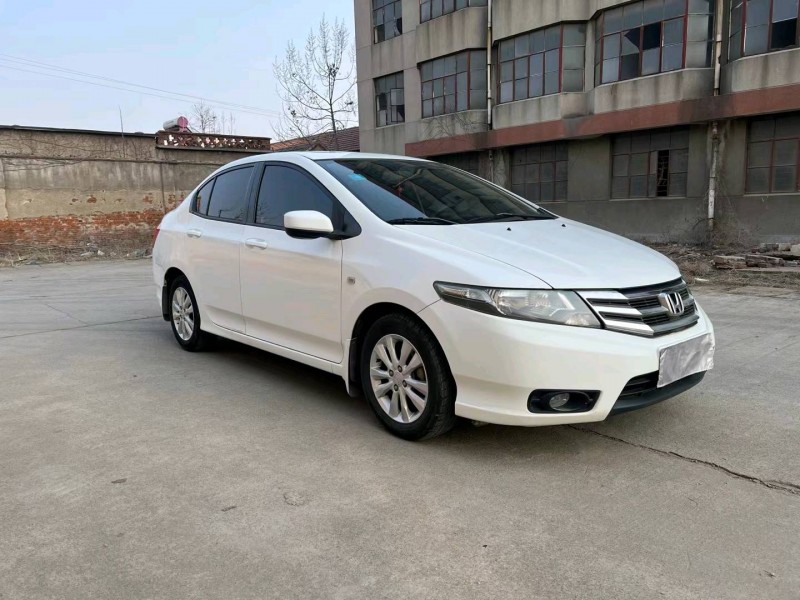 济南13年本田锋范3