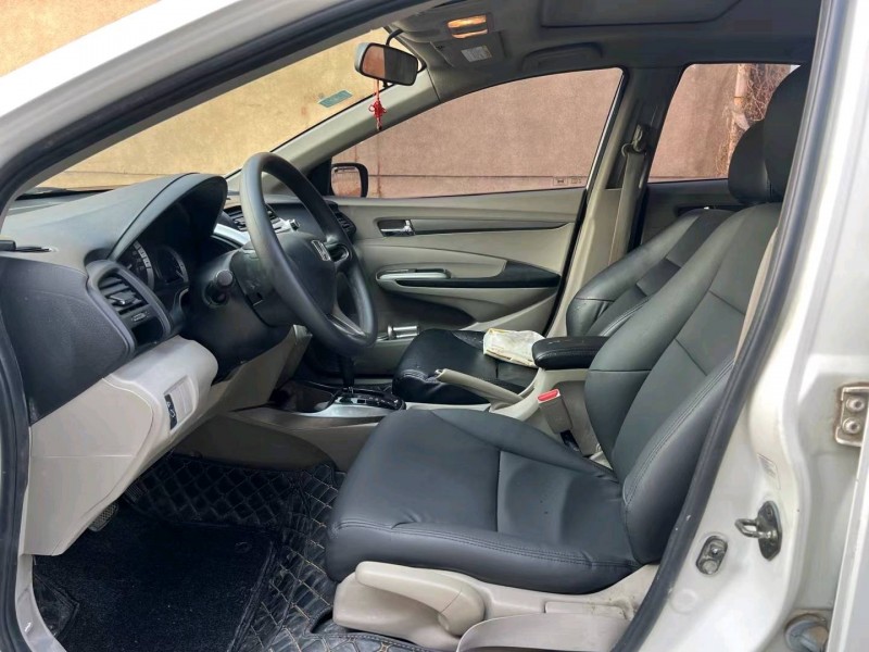 济南13年本田锋范4