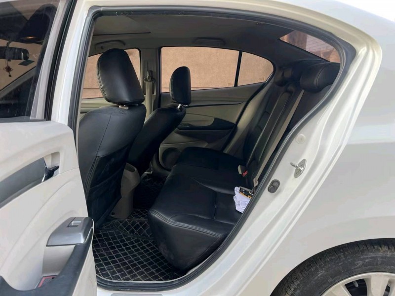 济南13年本田锋范5