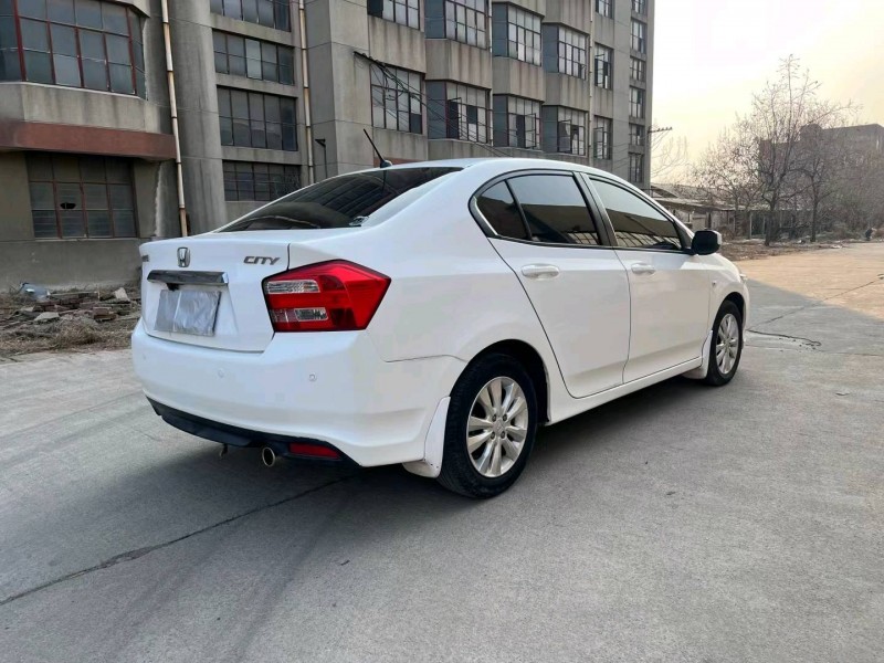 济南13年本田锋范6