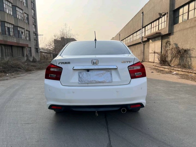 济南13年本田锋范8