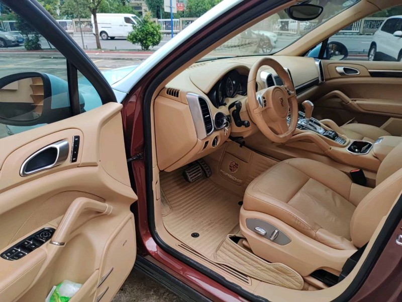 佛山11年保时捷卡宴5