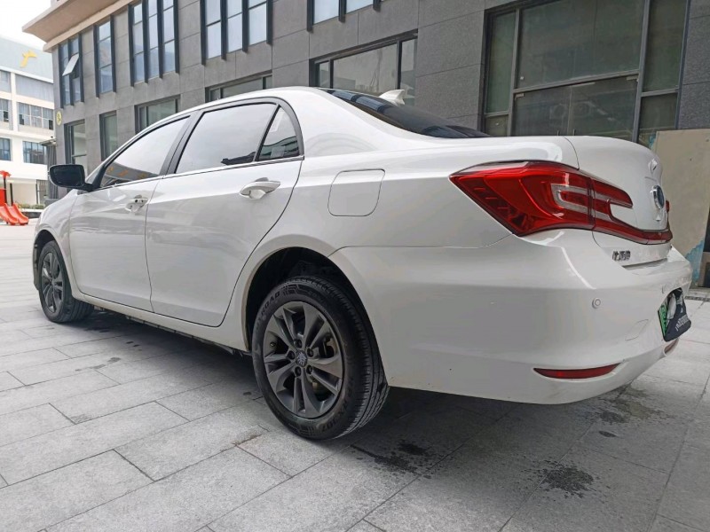 深圳17年比亚迪秦3