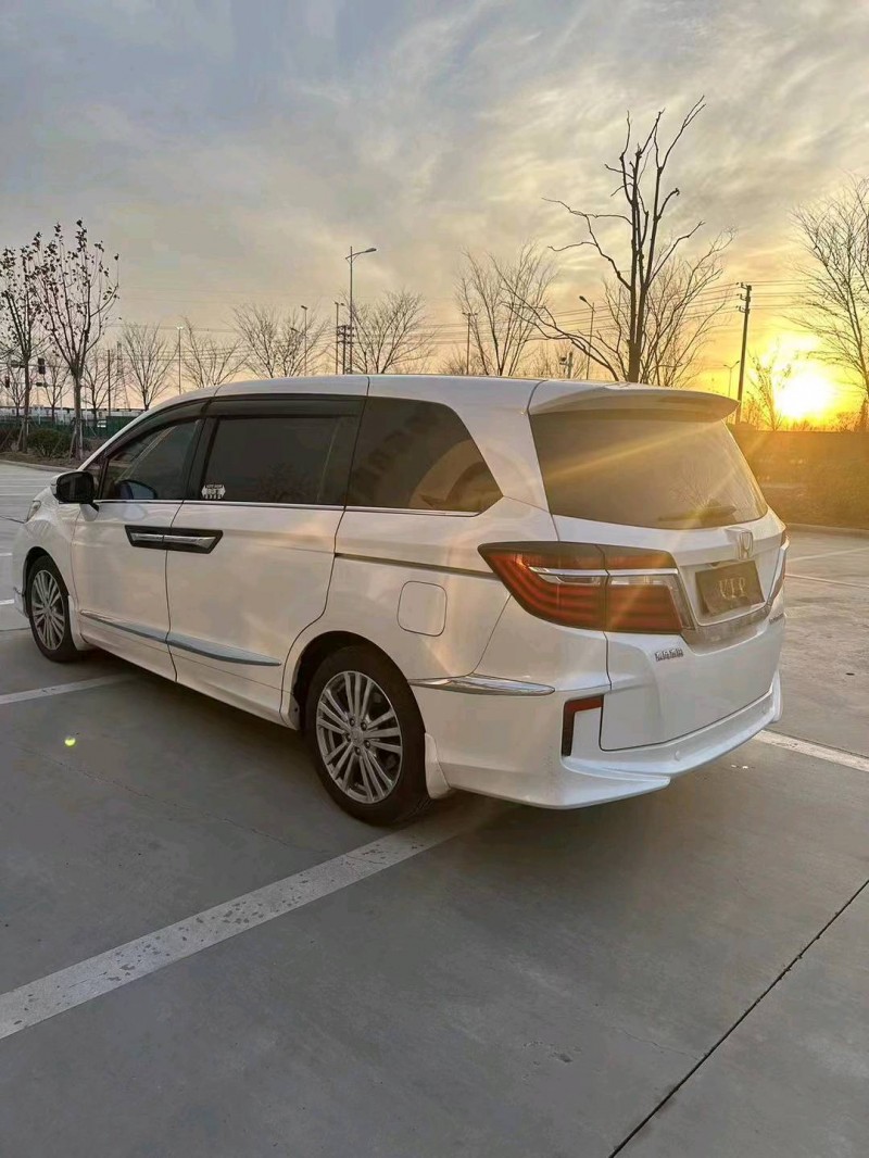 徐州18年本田艾力绅3