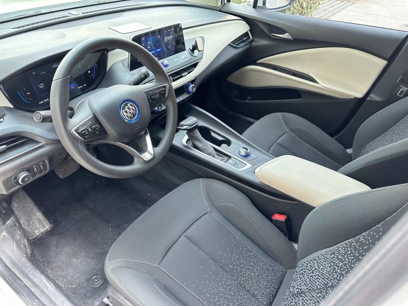 济宁21年别克微蓝6