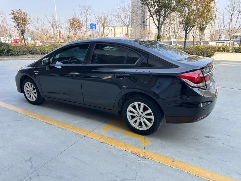 济宁15年本田思域8