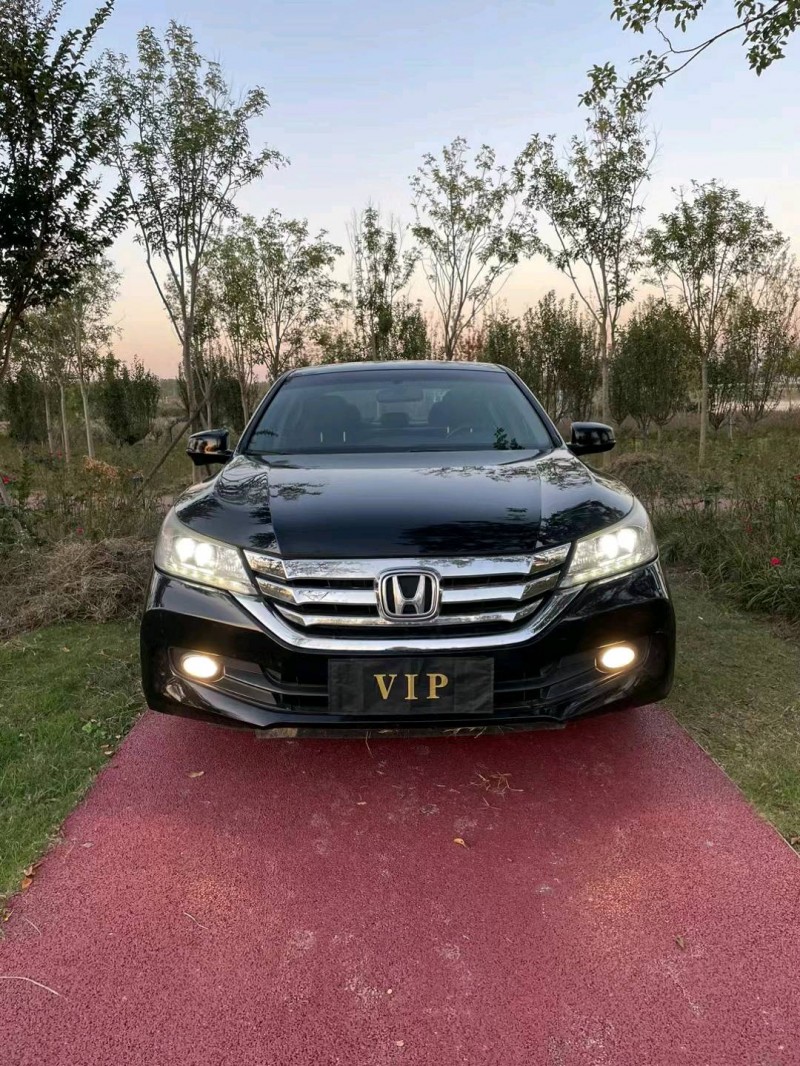 徐州14年本田雅阁1