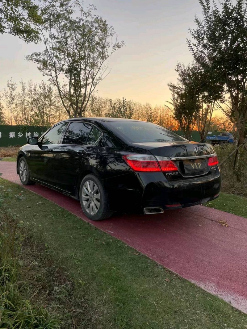 徐州14年本田雅阁3