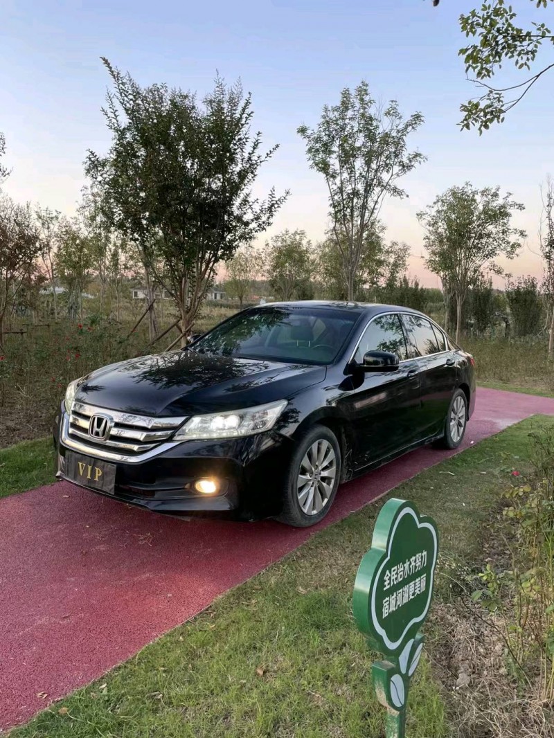 徐州14年本田雅阁5