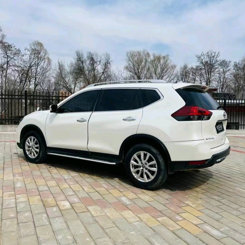 平涼20年日產奇駿7