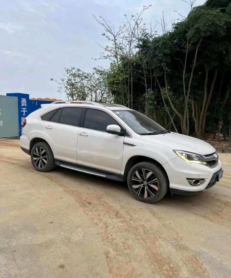 珠海17年比亚迪S76