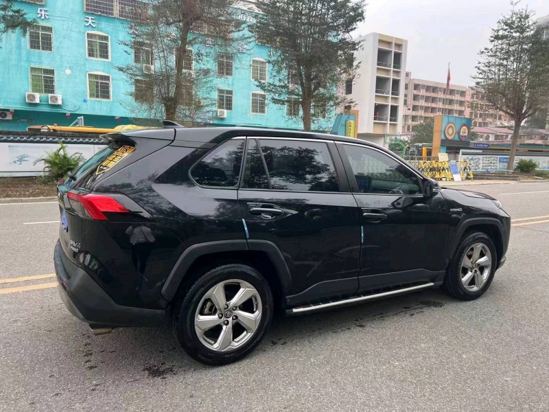 汕头22年丰田RAV4荣放5
