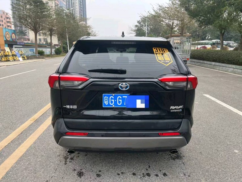 汕头22年丰田RAV4荣放9