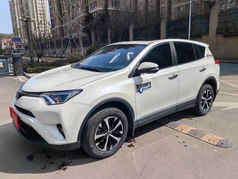 枣庄18年丰田RAV4荣放3