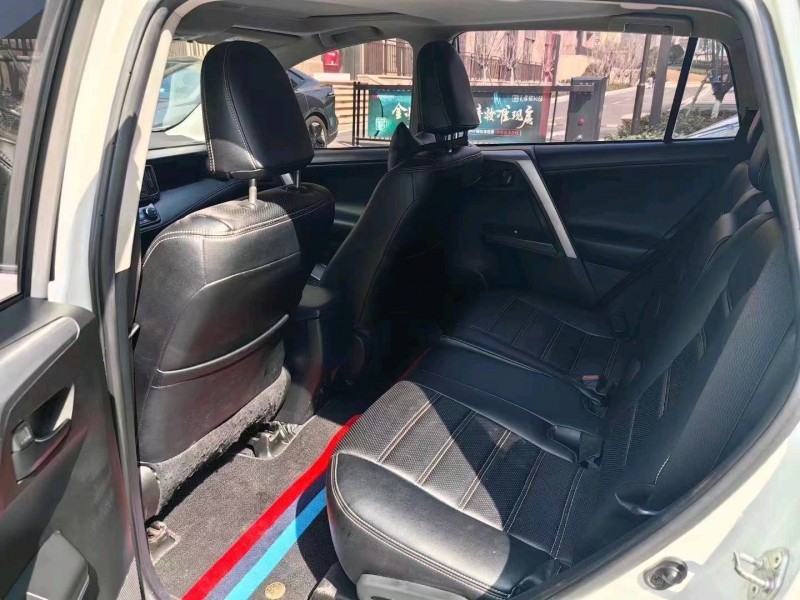 枣庄18年丰田RAV4荣放5