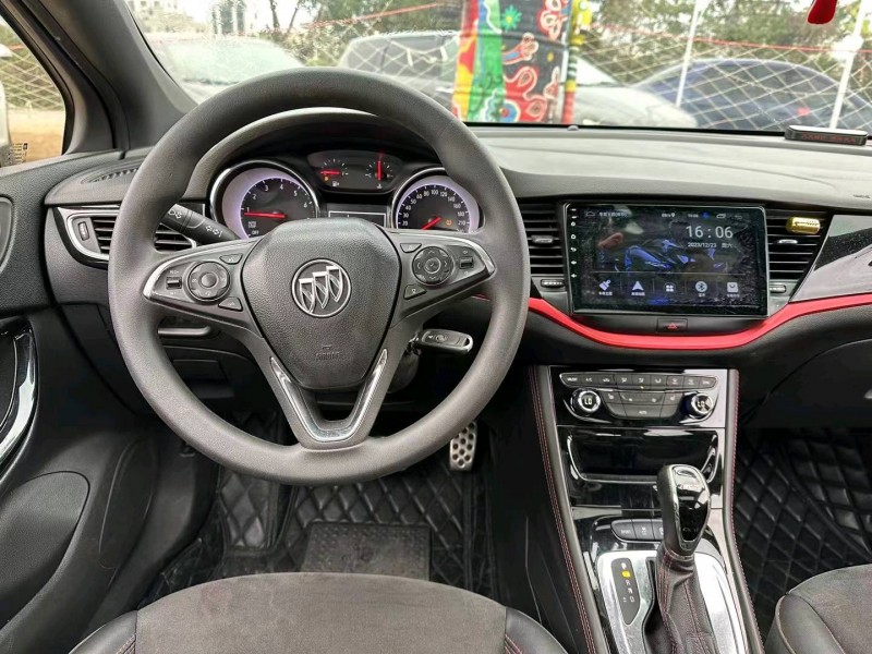 汕头18年别克威朗4