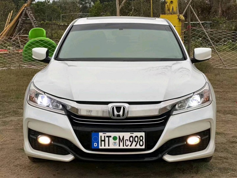 汕头18年本田雅阁1