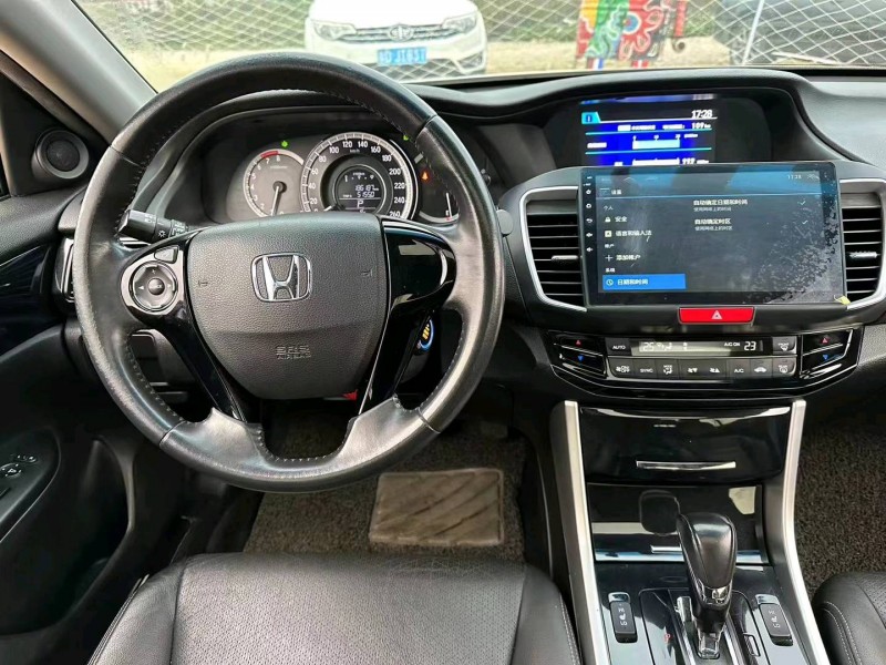 汕头18年本田雅阁4