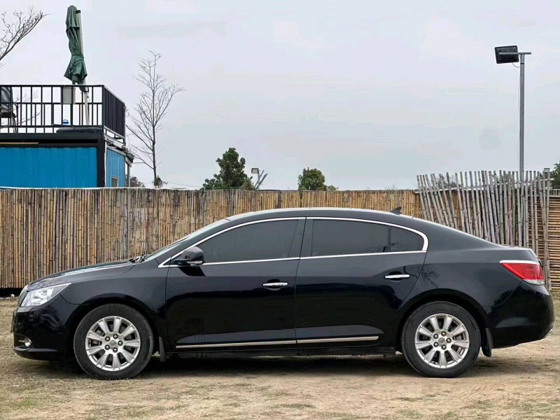 汕头13年别克君越3