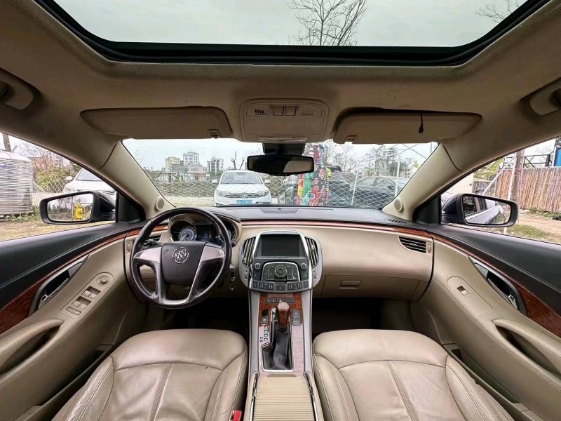 汕头13年别克君越5