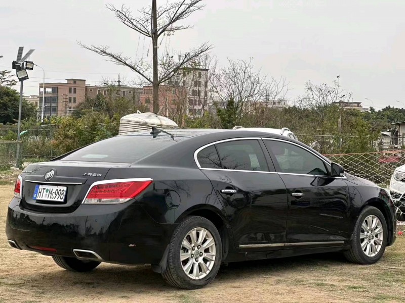 汕头13年别克君越8