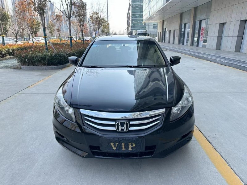 济宁11年本田雅阁1