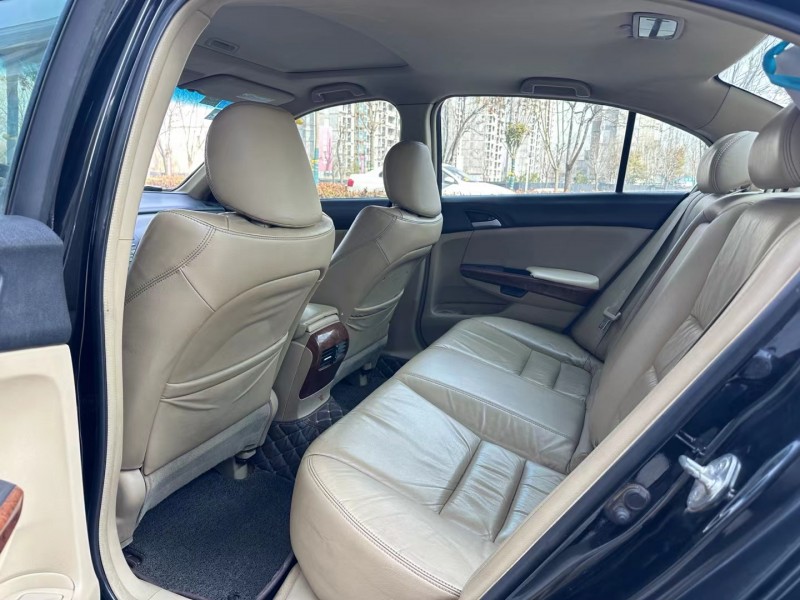 济宁11年本田雅阁6