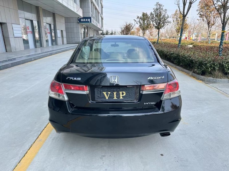 济宁11年本田雅阁8