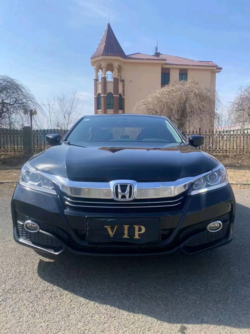 沈阳17年本田雅阁1