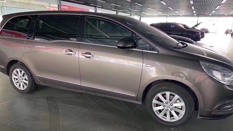 青岛18年别克GL82