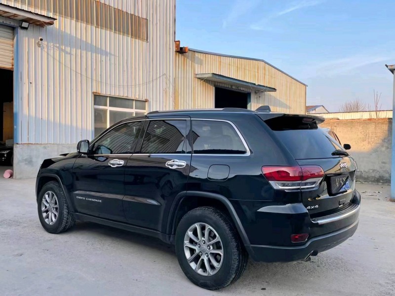 淄博14年Jeep大切诺基4