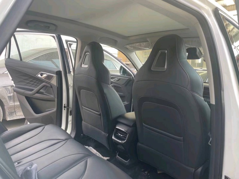 保定23年荣威RX56