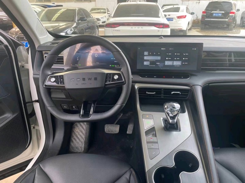 保定23年荣威RX57