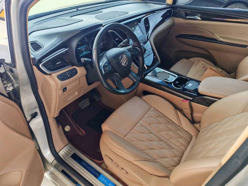 保定18年别克GL85