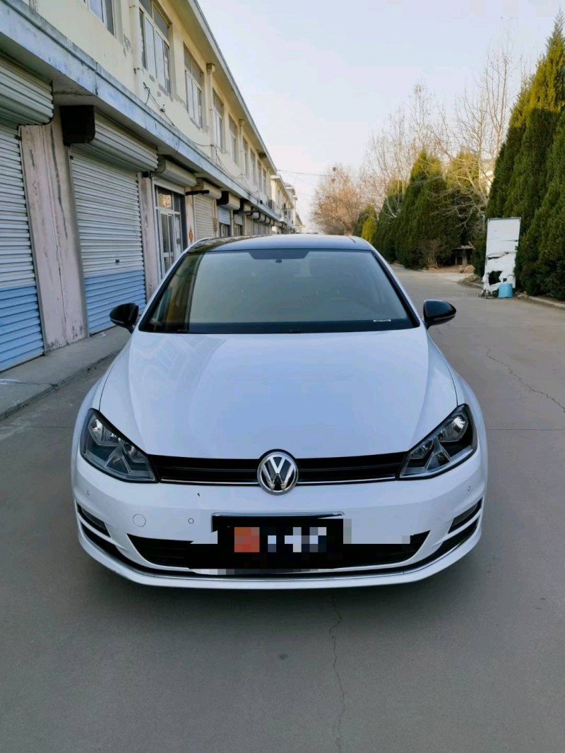 青岛17年大众高尔夫1