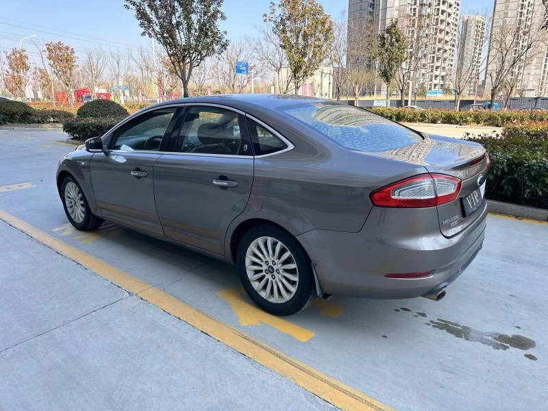 济宁13年福特蒙迪欧8