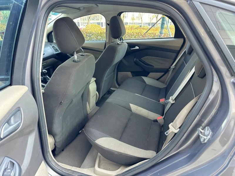 济宁15年福特福克斯7