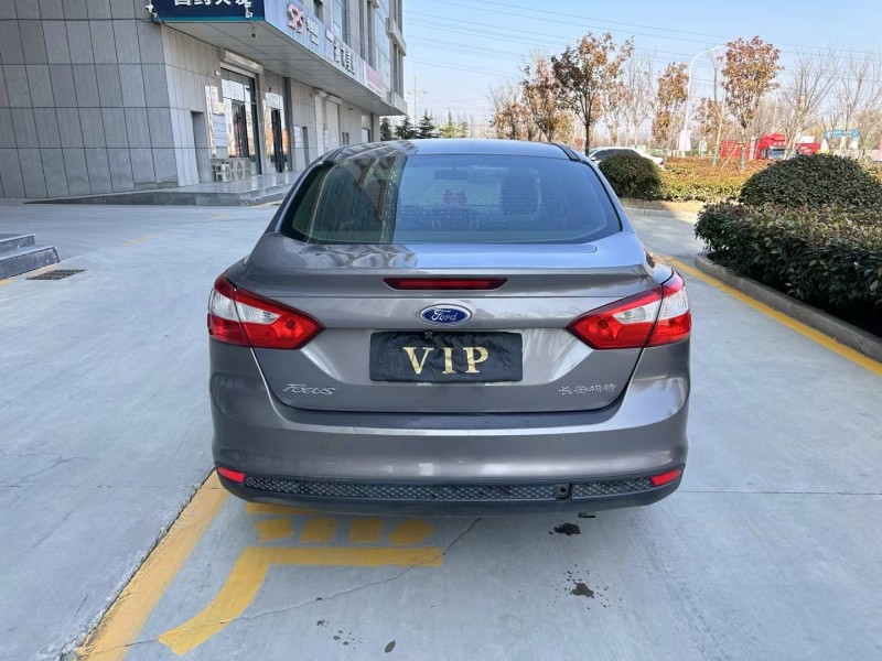 济宁15年福特福克斯9