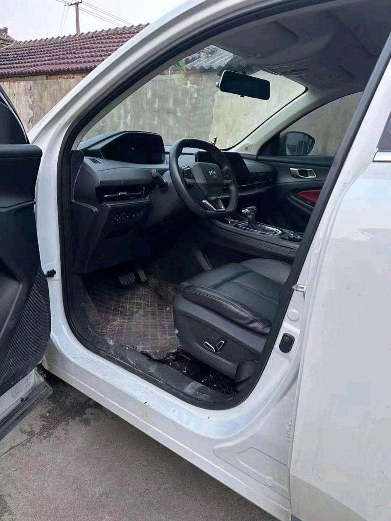 嘉興22年長安汽車CS552