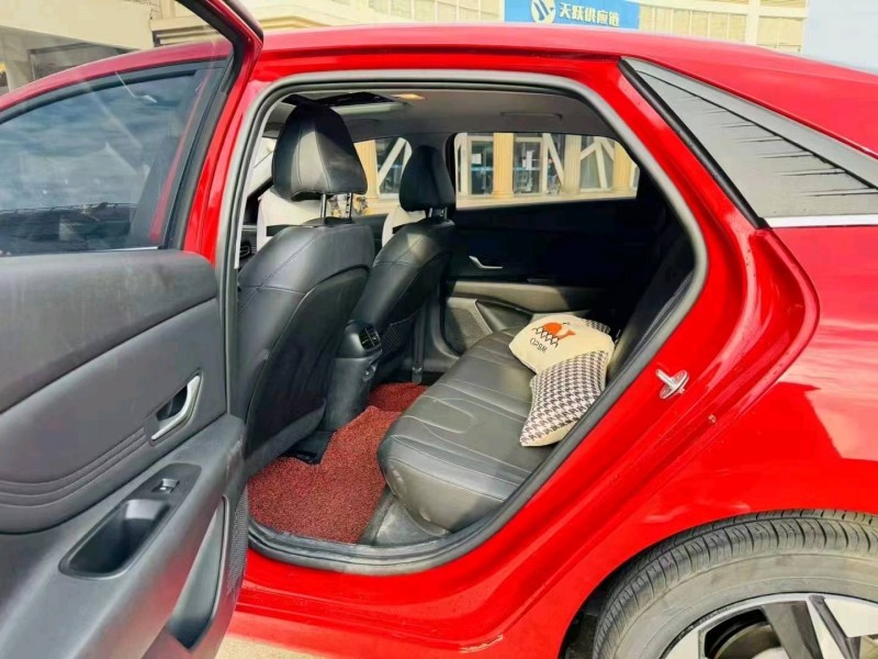 安阳23年现代伊兰特7